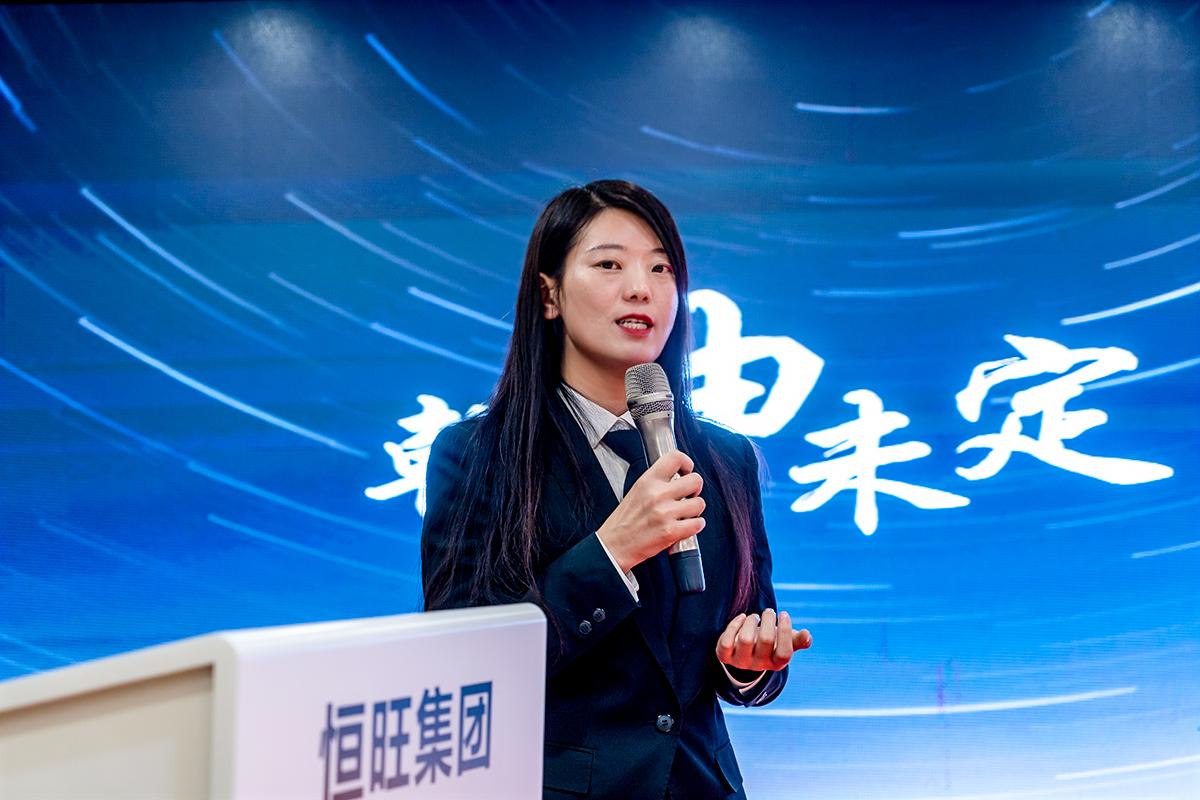 外(wài)貿部總(zǒng)經理助(zhu)理、鑽樁(zhuang)部長劉(liú)美紅