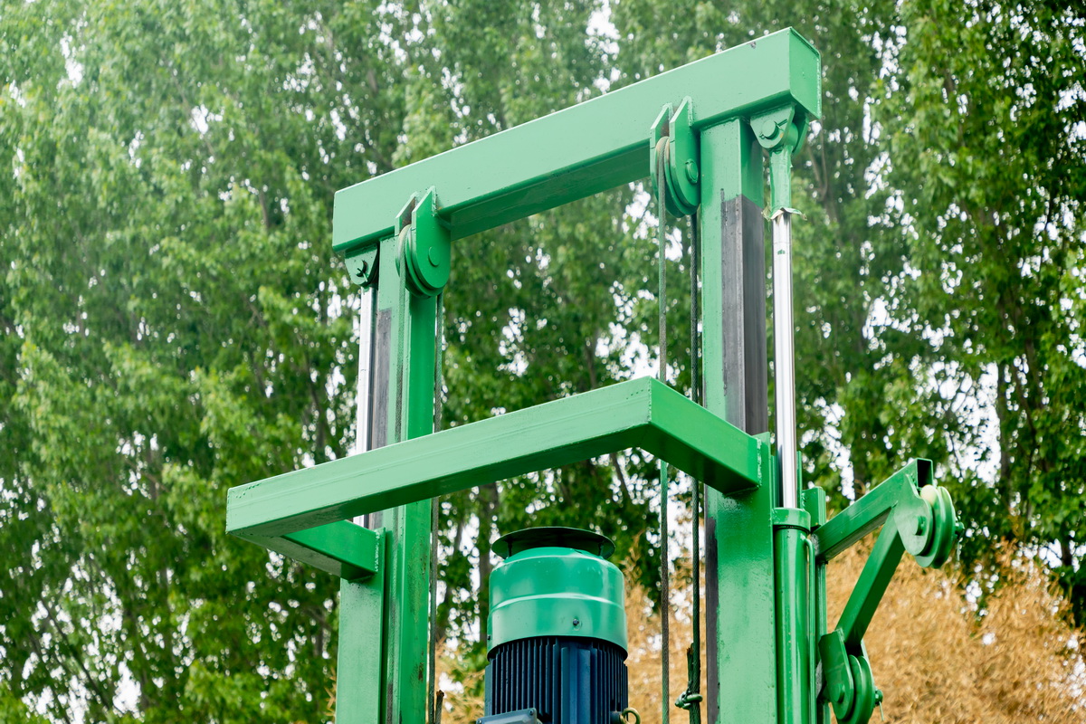 5寸(cùn)橡膠履帶鑽機(jī)