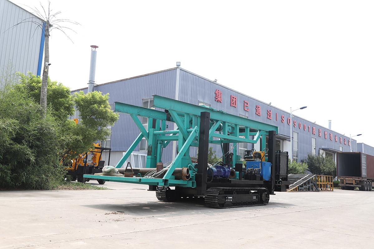 6寸鋼(gang)履帶反循(xun)環鑽機