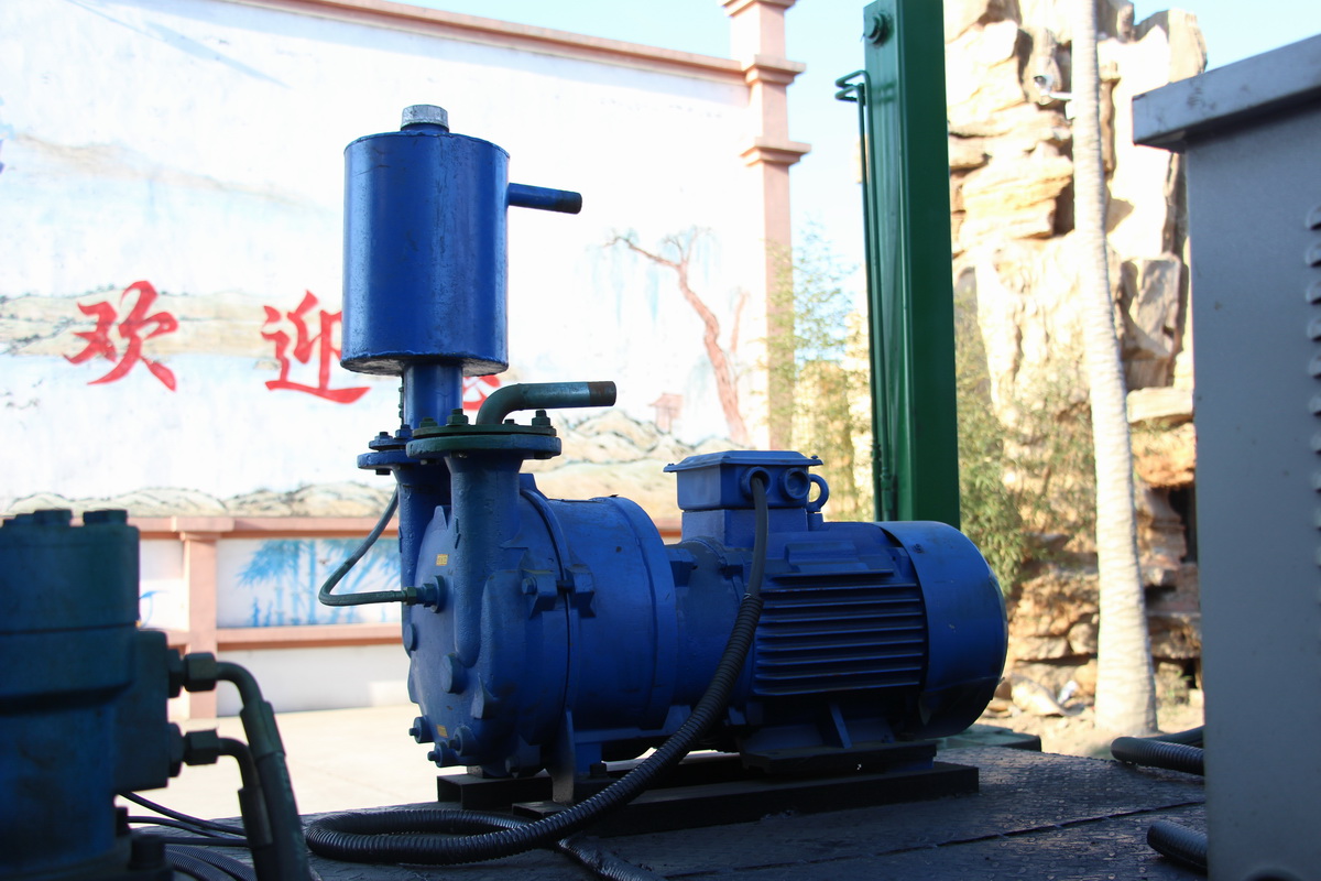 7寸(cun)鋼履帶反循環鑽(zuàn)機