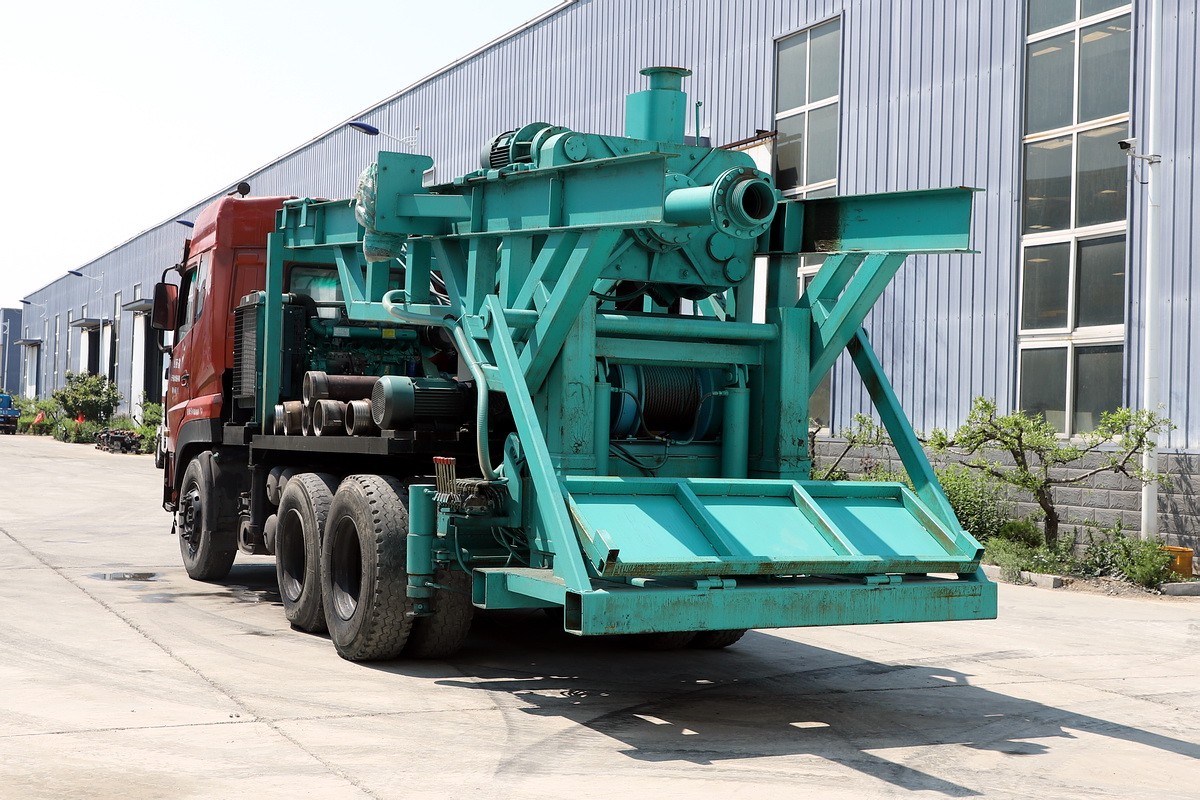 8寸後(hou)八輪汽車鑽機(ji)