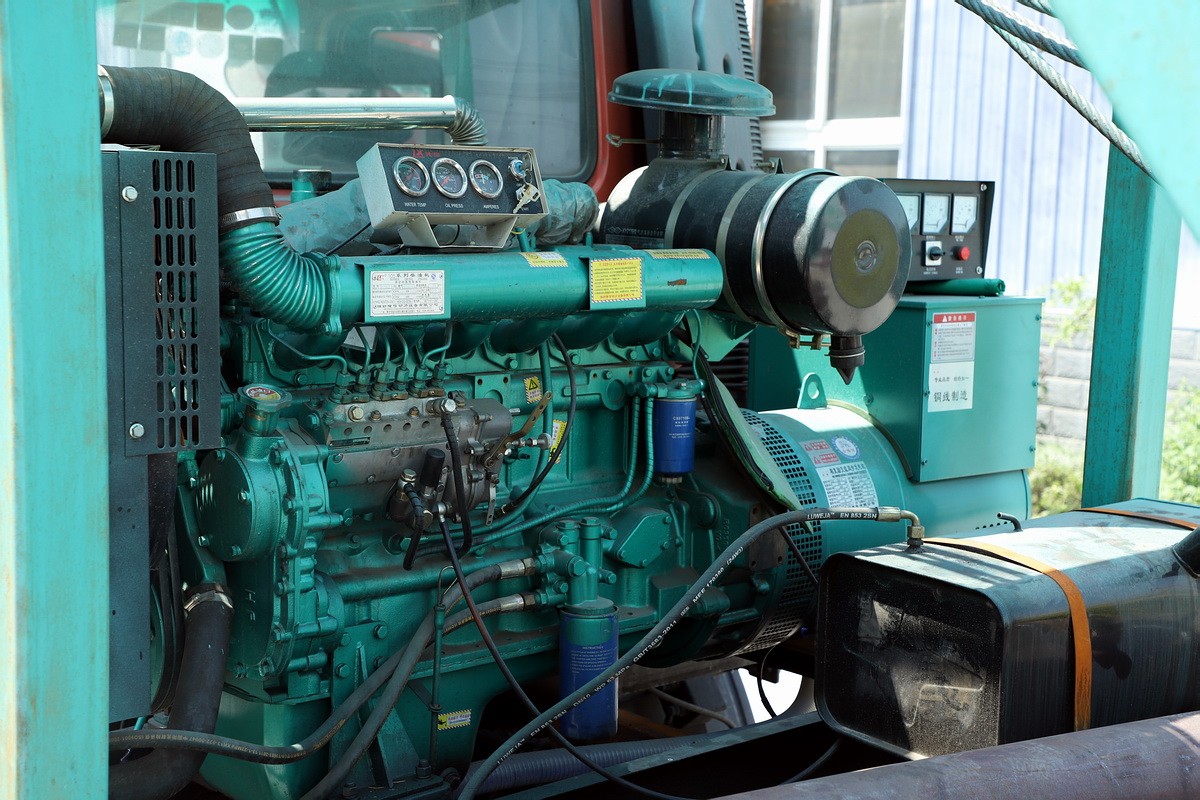 8寸後(hou)八輪汽車鑽機(jī)